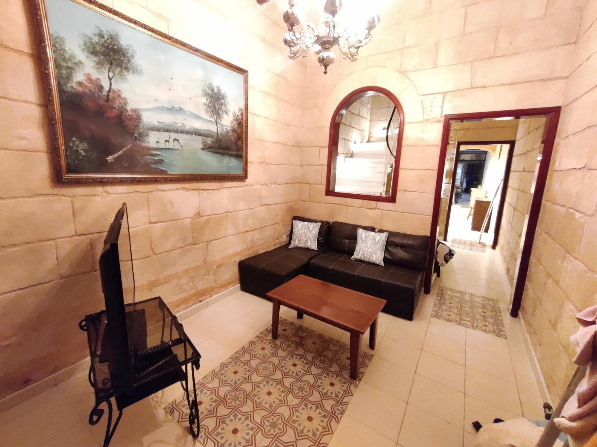 Peaceful Traditional Maltese Townhouse Luqa Exterior photo
